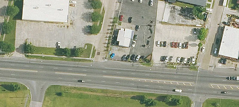 High-Visibility Commercial Property in Kenner