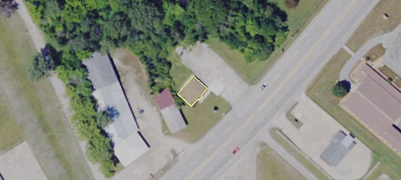 Freestanding Commercial Building on 1.1 Acres