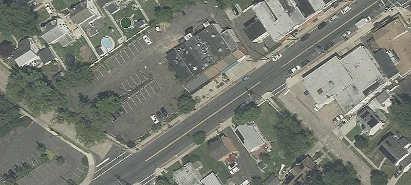 Commercial Property on Bustling Road