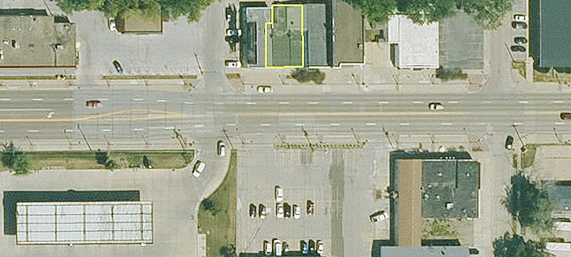 Retail Space on Douglas Avenue