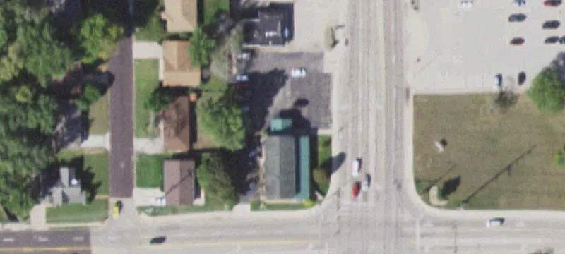 Pekin Medical Office with Apartments