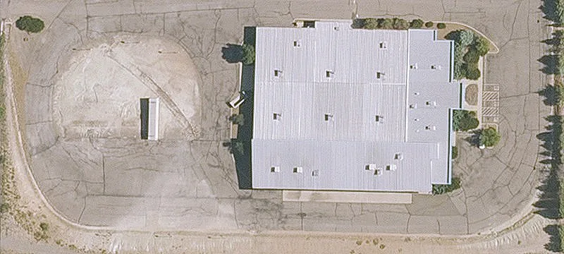 Industrial Building on 10 Acres