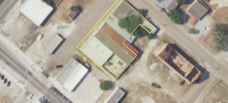 Distressed Mixed-Use Property in Mathis
