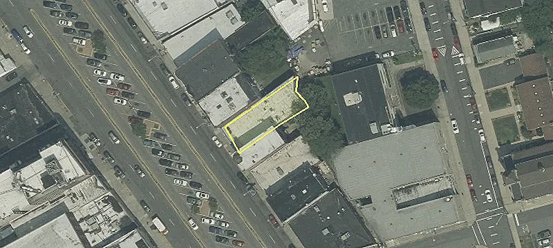 592 Main Ave