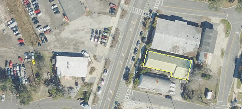 1304 Main St