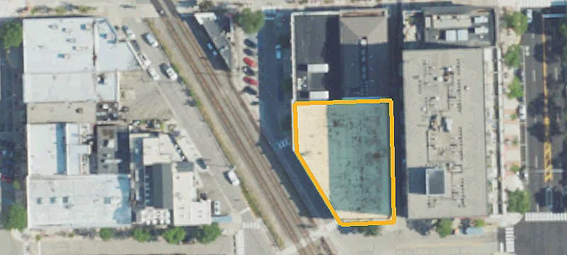 403 Center St