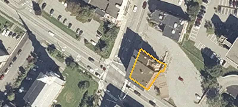 152 Main St