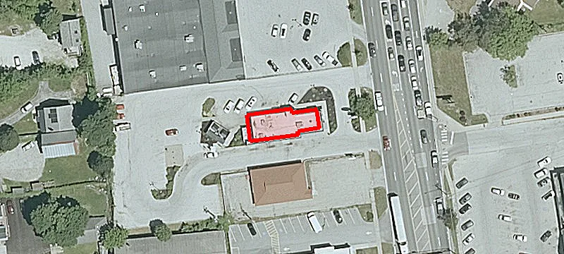 2729 Main St