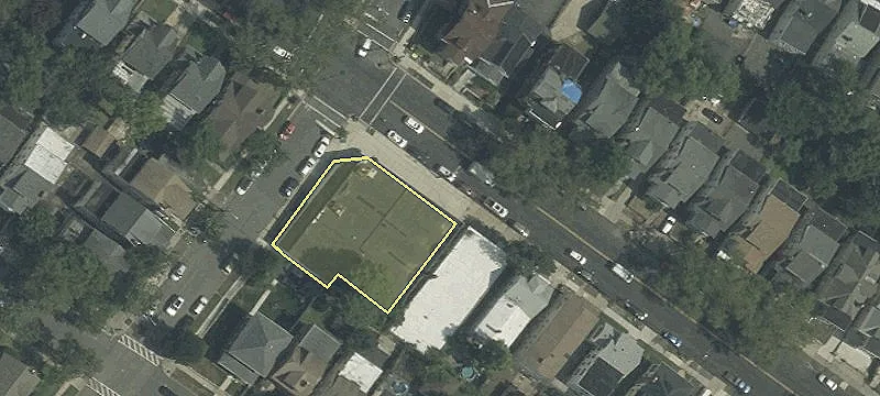 124 Lyons Ave
