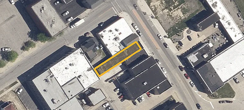 916 Broadway Ave
