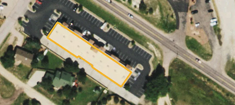 860-876 Highway 105