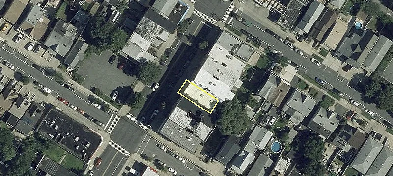 1044 Broadway Ave