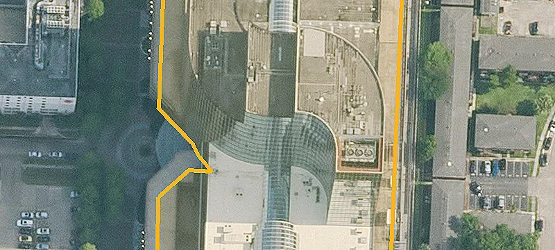 1 Galleria Blvd
