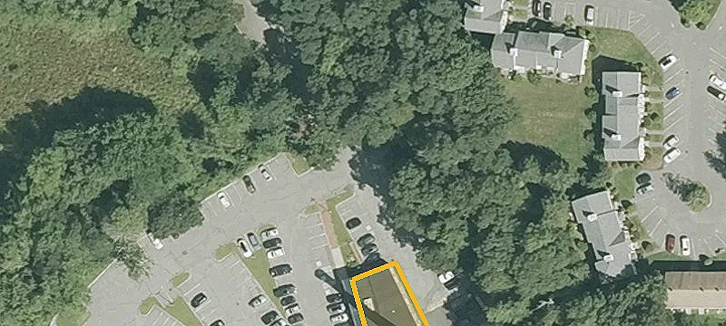 Pond Ln