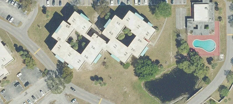 2820 Somerset Dr