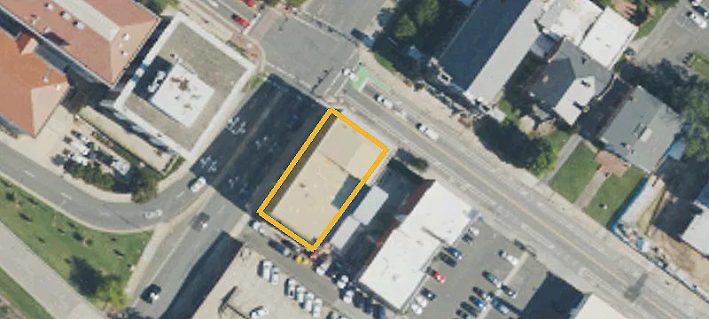 300 Main St