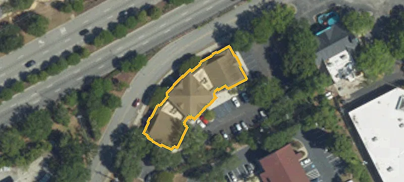 311 Johnnie Dodds Blvd