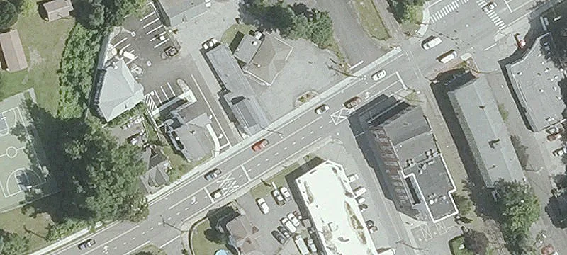 30 Bridge St