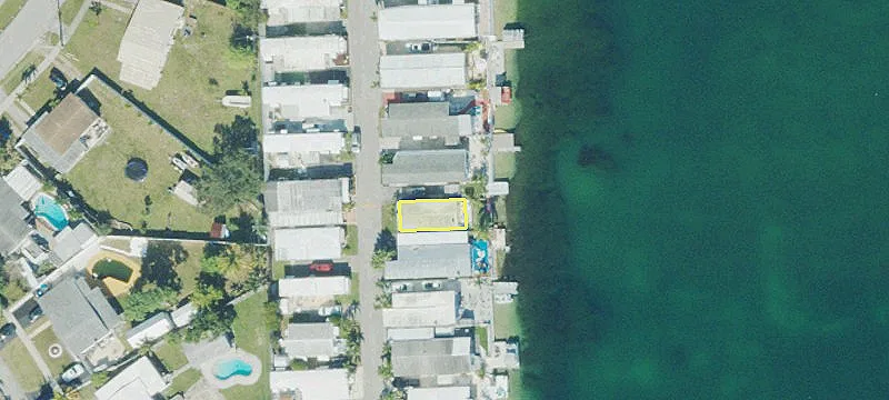 210 Lk Dr