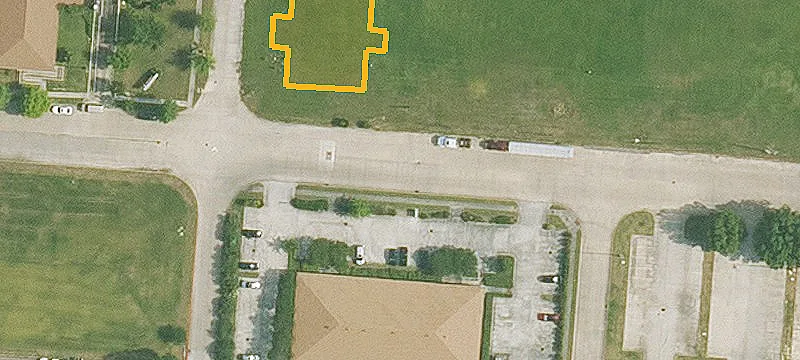 3555 Loyola Dr