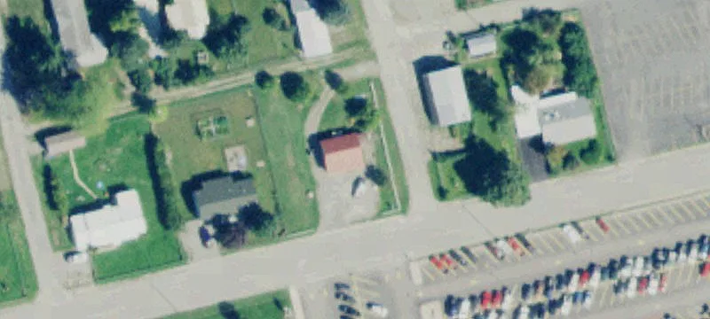 275 9 St