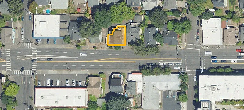 3033 Broadway