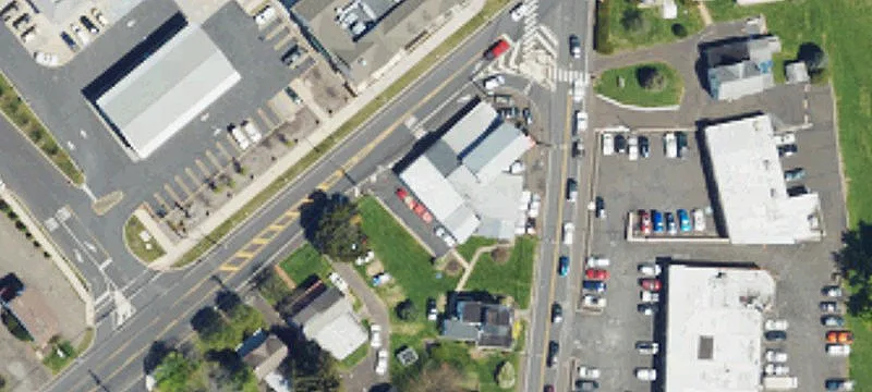 881 2Nd Street Pike