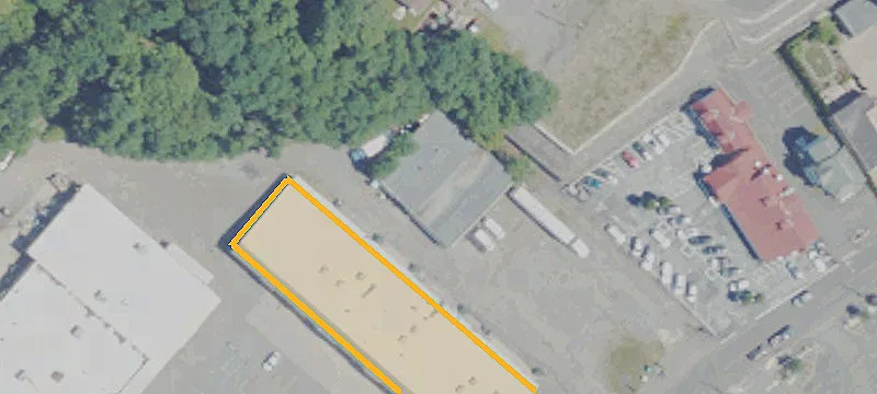 1560 Main St