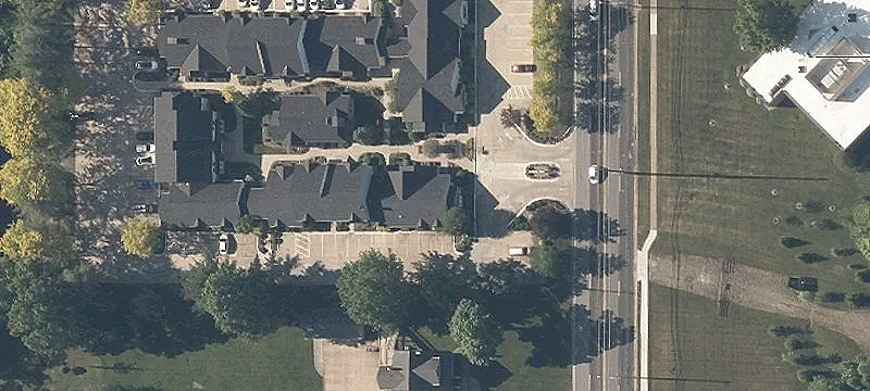 4466 Darrow Rd -