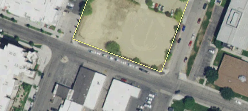 900 Royal Blvd