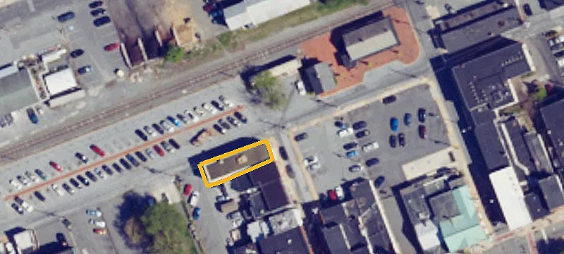 19 Railroad Ave