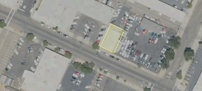 1347 Main St