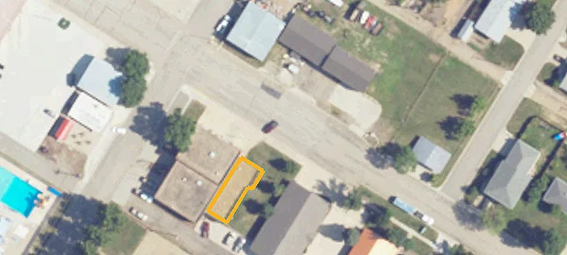 910 Main Ave