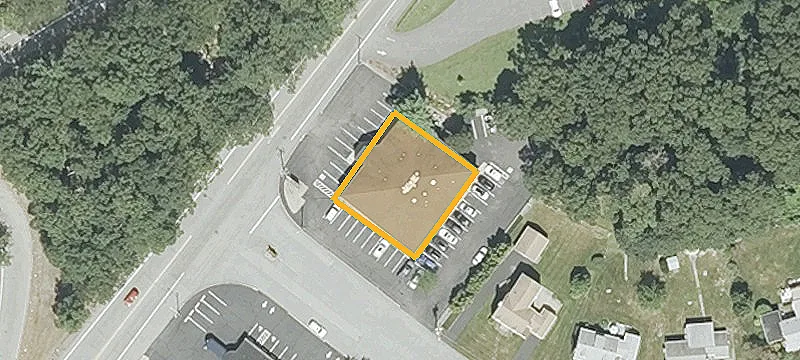 1090 New London Ave