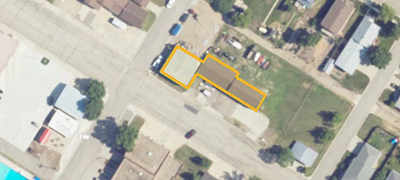 910 Main Ave