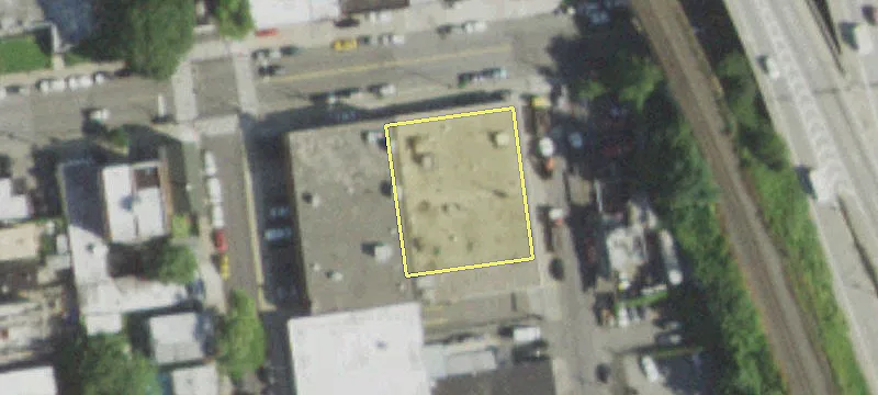 61-12 32 Ave