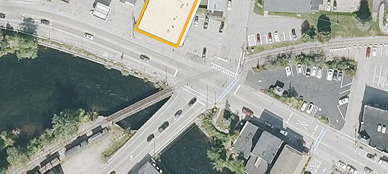 303 Main St