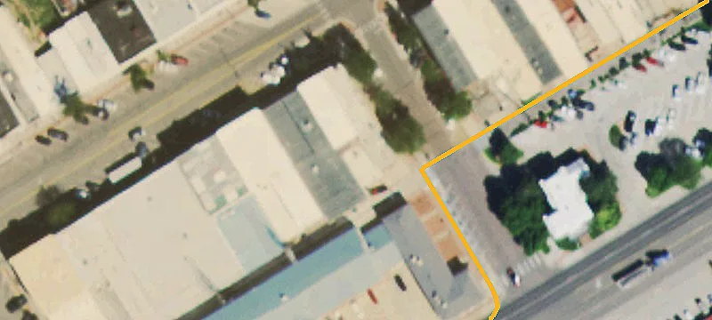 320 Main St