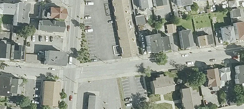 908 Main St