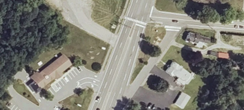 644 Sf Building & Land