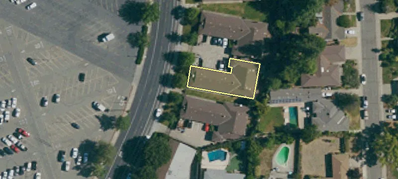 5892 Land Park Dr