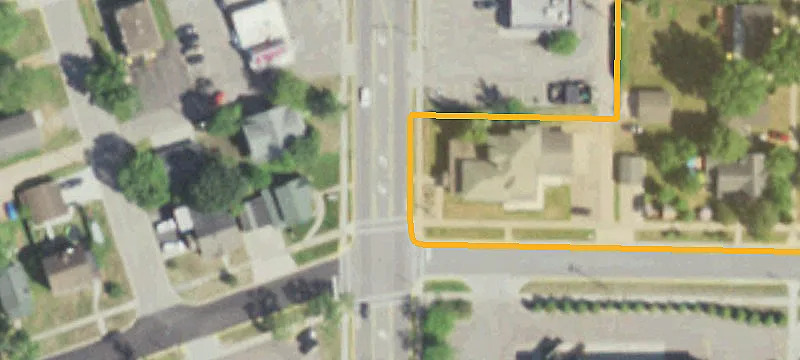 201 Center Ave
