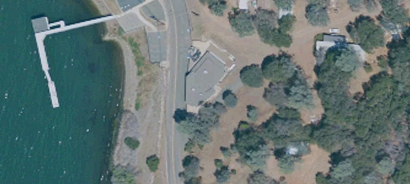 10920 Lakeshore Dr