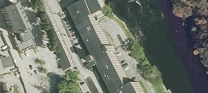 9 Front St