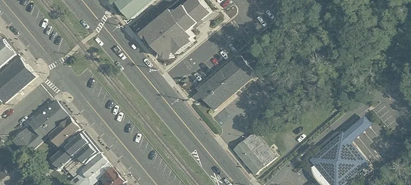 15 Railroad Ave