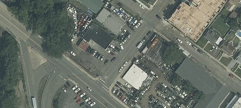 16 Bloomfield Ave
