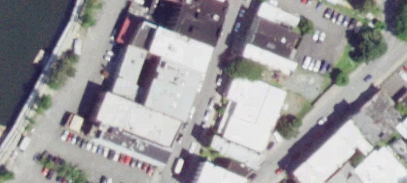 415 River St
