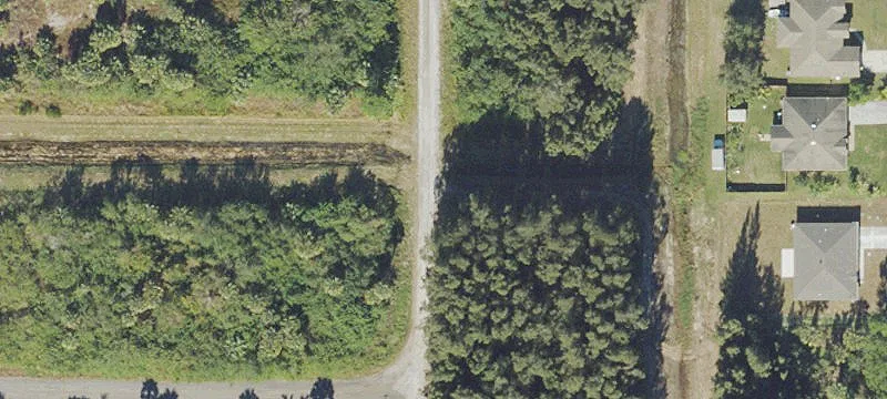 2501 Cor Lot On Valentine Ave