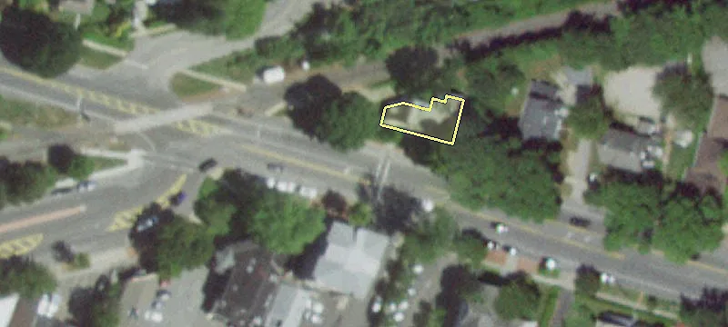 105-107 Newtown Ln