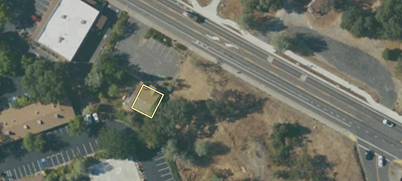 590 Main St